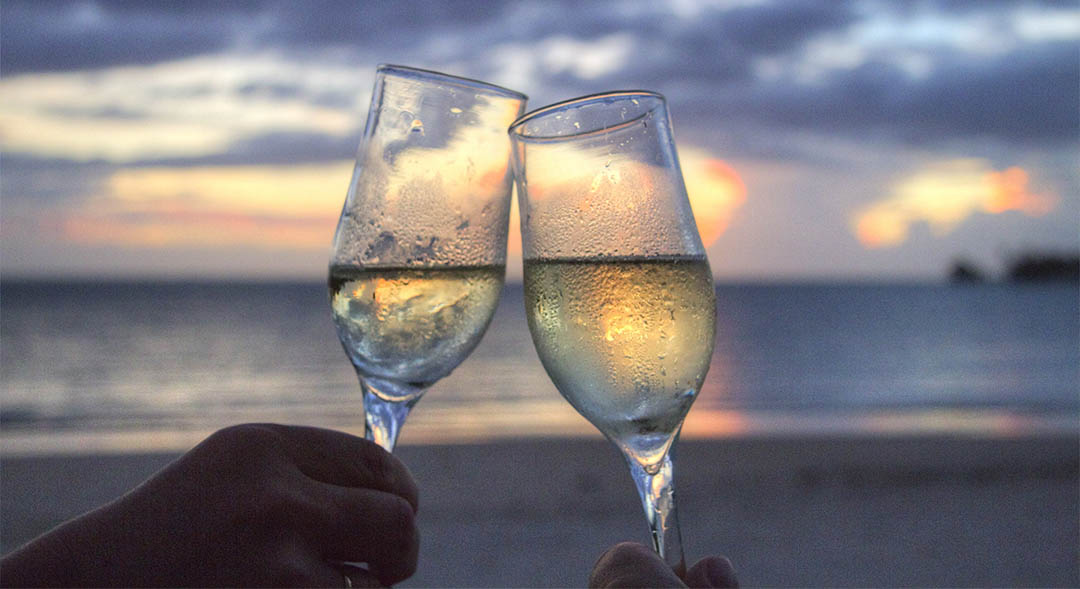 Cyprus_wine_Coolabah_Crisp_Dry_White_and_Tap_Water_Goon_Recipe