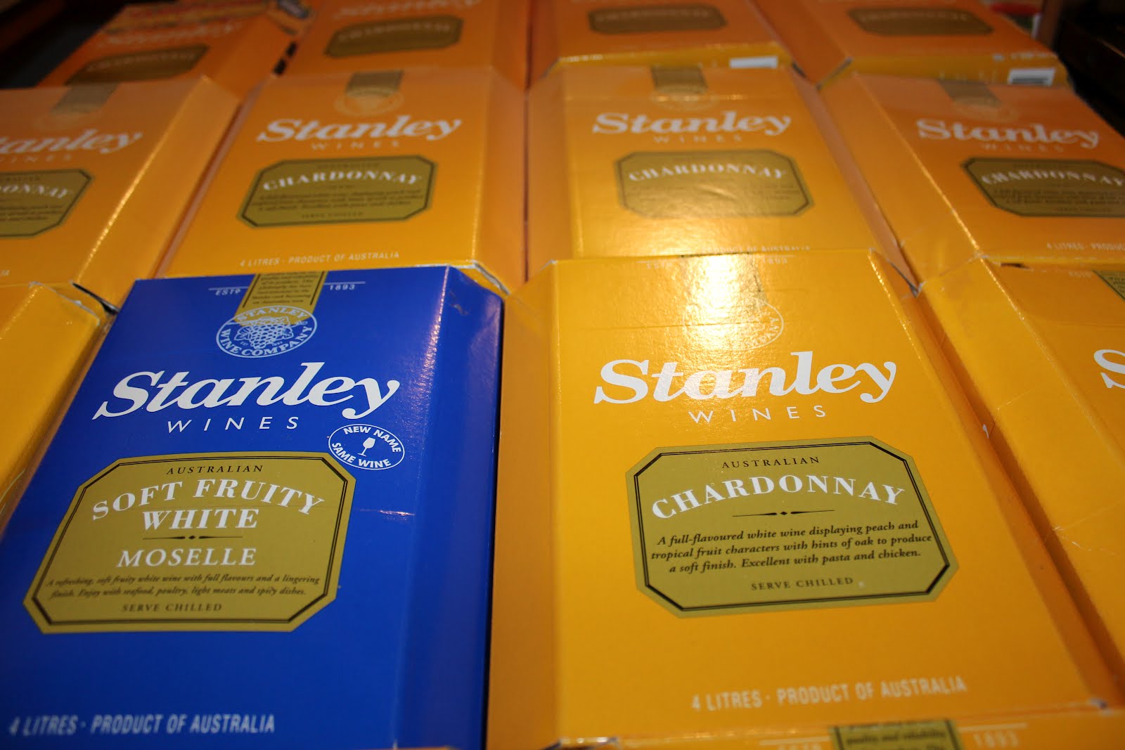 Stanley_Chardonnay_Goon_(Box_Wine)_Review_Boxes