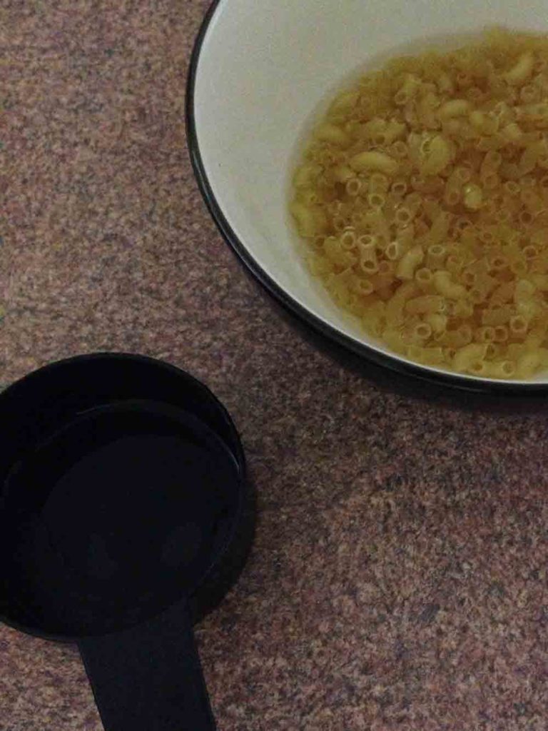 A bowl of macaroni and cheese made with goon