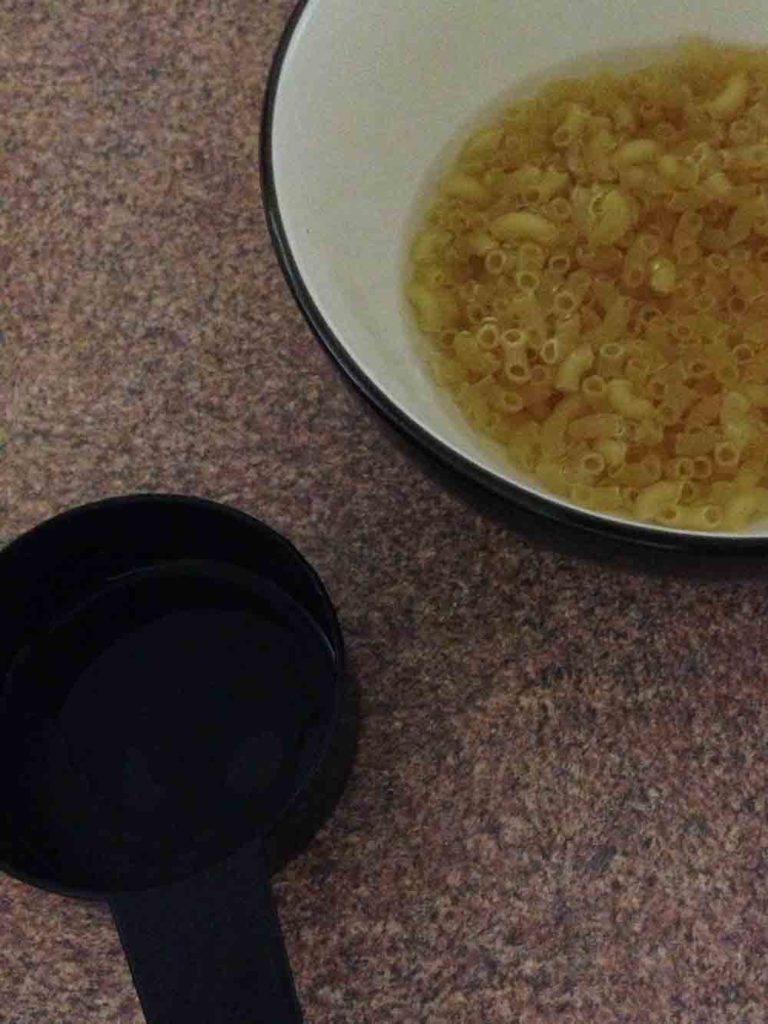 A bowl of macaroni and cheese made with goon