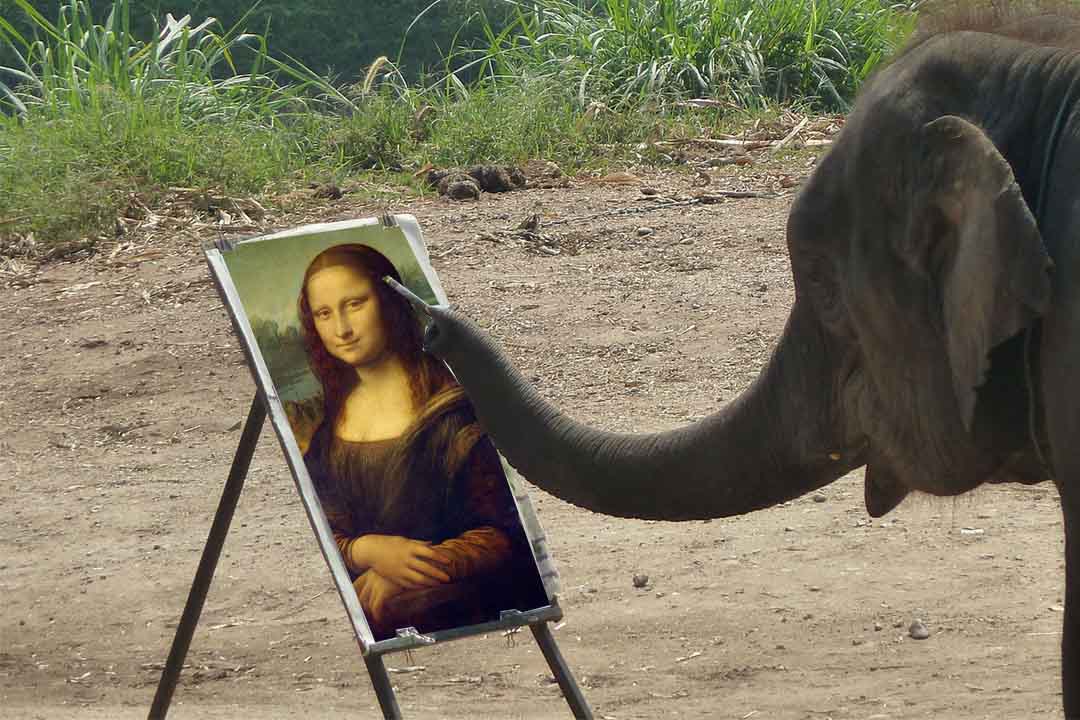 Keepers At Australia Zoo Teach An Elephant To Paint The Mona Lisa